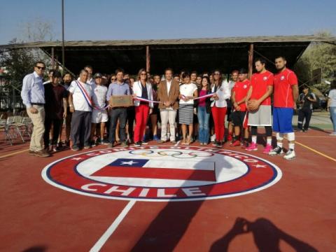 The Deportero "Chilean Olympic Committee donates multi-court to Recoleta school" 